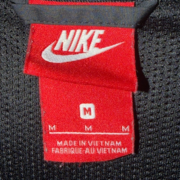 Nike Lightweight Zip Windbreaker Jacket Black Size M - Picture 2 of 2